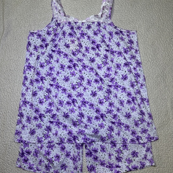 Lati Fashion Other - LATI Fashion Cozy Sleeveless Floral Pajama Short Set Size XL Feminine Dainty